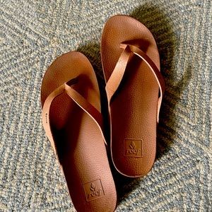 Reef Vegan leather flip flops